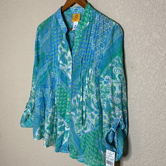 Ruby Rd. Petite Button down Shirt - Picture 2 of 6